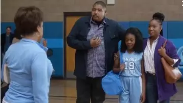 Brown Leather Hand­bag worn by Michelle (Maya Lynne Robinson) in The Unicorn Season 1 Episode 15