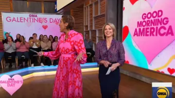 Jonathan Simkhai Applique Midi Tricot Jupe Crayon porté par Amy Robach sur Good Morning America le 13 février 2020