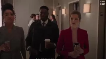 Chaqueta Jacquard con estampado de leopardo vikingo usada por Sutton Brady (Meghann Fahy) en The Bold Type Temporada 4 Episodio 4