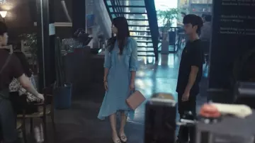 Vestido de volantes vinculante usado por Yoo Jin-Kang (Jung So-min) en The Smile Has Left Your Eyes Episodio 1