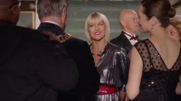 Cherry Necklace of Agatha Raisin (Ashley Jensen) in Agatha Raisin (S03)