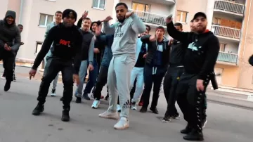 Jogging Adidas usado por ... en Noma - WMP feat ... (Prod. Raaash & Mh)