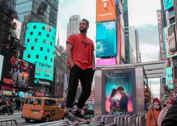 Le t-shirt Givenchy porté par Illan sur son compte Instagram @illancto
