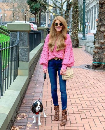 Shoul­der Bag of Caroline Taylor on the Instagram account @currentlycaro
