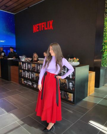 The long high-waisted skirt of Teresa Ruiz on the Instagram account @_teresaru