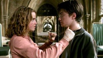 Collar Turner of time in Harry Potter and the Prisoner of Azkaban