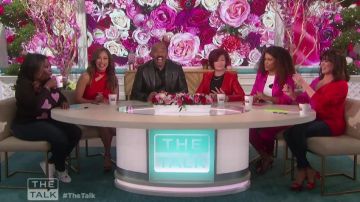 Bailey 44 Si­mone Col­or-Block Cutout Sweater worn by Marie Osmond on The Talk February 14, 2020