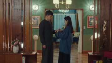 Gray Knit Jumper worn by Lee Jung-Hyeok (Hyun Bin) in Crash Landing on You Episode 13