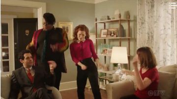Pink Cardi­gan Sweater worn by Zoey (Jane Levy) in Zoey's Extraordinary Playlist Season 1 Episode 2