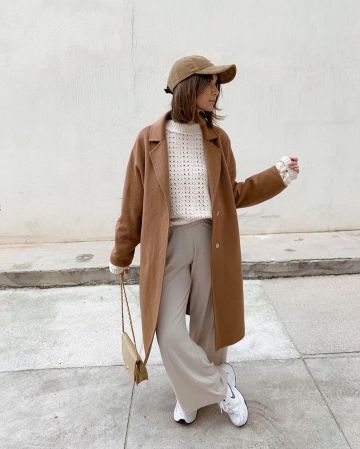 La casquette en velours marron de Lison sur le compte Instagram de @lisonseb