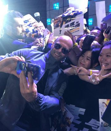 Black Aviator Sunglasses worn by Jason Statham on the Instagram account @jasonstatham