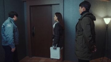 Hood­ed Jack­et worn by Lee Jung-Hyeok (Hyun Bin) in Crash Landing on You Episode 11