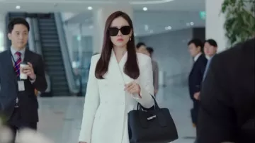 Manche noir Sac porté par Yoon Se-Ri (Son Ye-jin) dans Crash à l'Atterrissage sur Vous de l'Épisode 10