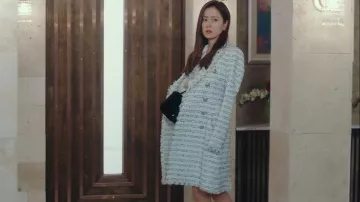 Abrigo de doble pecho de tweed usado por Yoon Se-Ri (Son Ye-jin) en Crash Landing on You Episodio 10