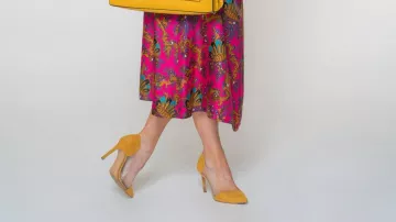 Yellow Suede Heels worn by Agatha Raisin (Ashley Jensen) in Agatha Raisin season 2 promotional