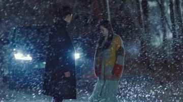 Vert Robe à Volants porté par Yoon Se-Ri (Son Ye-jin) dans Crash à l'Atterrissage sur Vous de l'Épisode 8