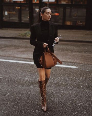 Bolso bandolera de piel Loewe de Janice Joostema en la cuenta de Instagram @janicejoostemaa