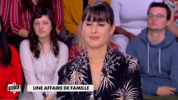 The dress midi v-neck floral print and of Emilie Papatheodorou in Click the 19.02.2020