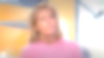 The sweater round neck 6-wire 100% baby cashmere rose de Claire Chazal in Passage of the Arts 19.02.2020