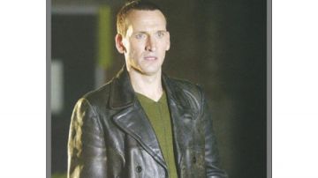 Médecin Qui Manteau en Cuir Noir porté par le 9ème Docteur (Christopher Eccleston) dans Doctor Who Supplémentaires (S01E05)