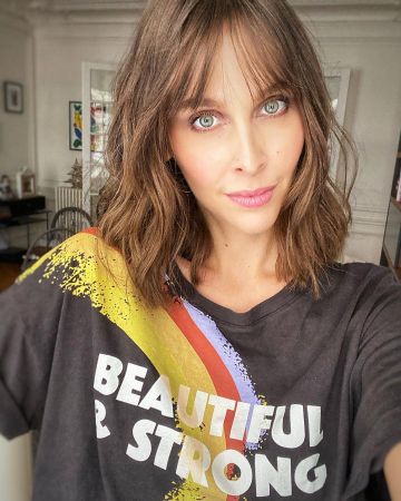 The t-shirt Beautiful & strong Ophelia Miller on the account Instagram of @opheliemeunier