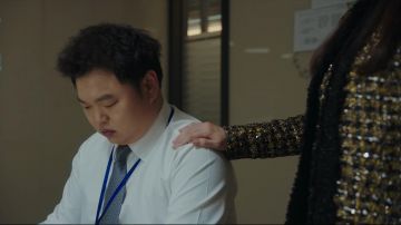 Chaqueta de tweed usada por Yoon Se-Ri (Son Ye-jin) en el episodio Crash Landing on You 