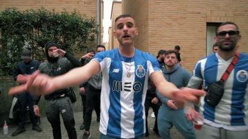 Le maillot New Balance du FC Porto de Sofiane dans son clip Des Malades