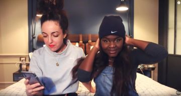Gorra Nike negra de Mademoiselle Gloria en KISS MARRY OR KILL W/ SHERA KERIENSKI (VERSIÓN YOUTUBERS E INFLUENCERS)