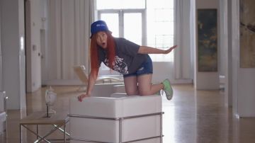 Zapatillas Converse Chuck Taylor All Star en verde usadas por Nora (Awkwafina) en Awkwafina es Nora From Queens (S01E05)