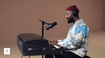 The sweatshirt Yokohama Studio PJ Morton in the video PJ Morton - Ready | A COLORS SHOW