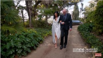 Envolver el vestido de novia usado por Tash Herz en Married At First Sight Temporada 7