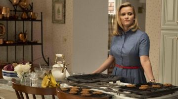A.P.C. Alba chambray dress worn by Elena Richardson (Reese Witherspoon) in Little Fires Everywhere (Season 1)