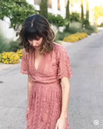 Barboteuse Robe de Meghan Basinger sur l'Instagram account @megbasinger