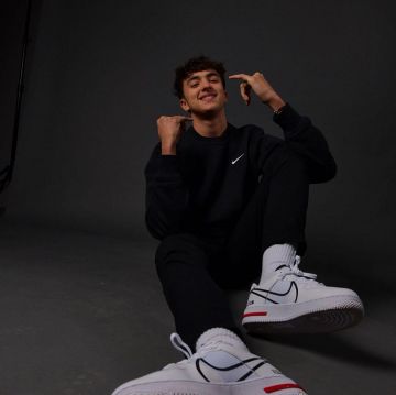 El par de Nike Air Force 1 React que lleva Inoxtag en su cuenta de Instagram @inoxtagytb 