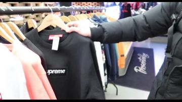 Sweatshirt Supreme black in THE BEST SHOP HYPE OF LONDON | SOStyle