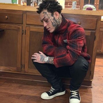 The zipped jacket plaid The North Face worn by Lil Skies on his account Instagram @lilskies