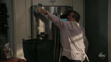 The iPhone case X geometric mottled Cameron Tucker (Eric Stonestreet) in Modern Family (S11E14)