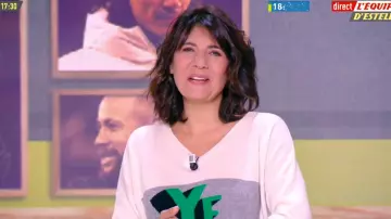 El jersey de cuello en V YEAH oversize, 100% cachemira de Estelle Denis en L'Équipe d'Estelle el 21.02.2020