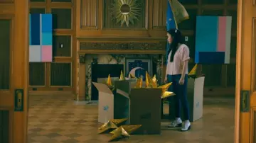 Los tacones blancos de Lara Jean (Lana Condor) en To All the Boys: P.S. Todavía te amo