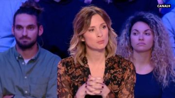 The printed dress from Isabelle Ithurburu in Canal Rugby Club 23 02 2020