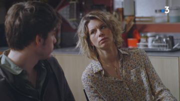 The printed shirt Coralie Blain (Coralie Audret) in a More beautiful life