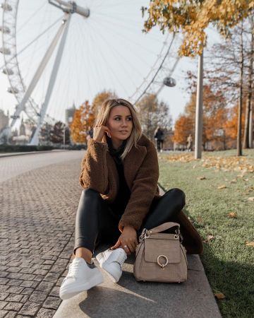 Shoes White of Jess on the Instagram account @coppergarden