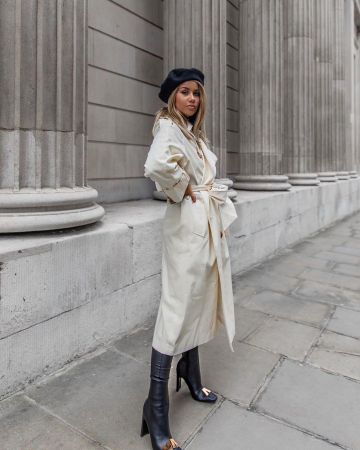 Beret Black of Jess on the Instagram account @coppergarden