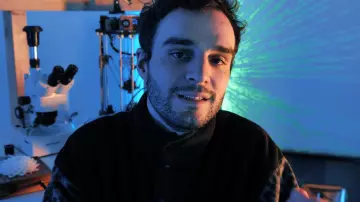 Black sweater knit Dr. Nozman in artificial intelligence dangerous !?