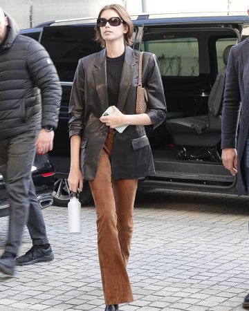 Por Far Miranda Tan Croco Cuero en relieve usado por Kaia Jordan Gerber Milán febrero 21, 2020