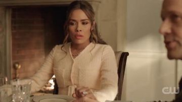 Veste en Tweed porté par Cristal Carrington (Daniella Alonso) dans la Dynastie Saison 3 Épisode 13