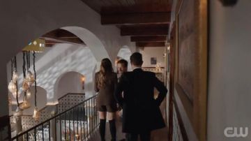 Pantalones cortos a cuadros marrones usados por Fallon Carrington (Elizabeth Gillies) en Dynasty Temporada 3 Episodio 13