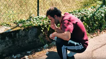 Adidas Jogger black Dr. Nozman in I find an animal, very odd ! (And creepy)