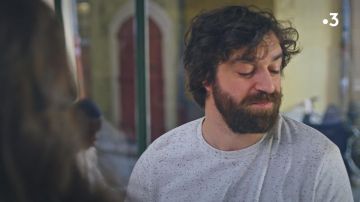 Le sweat écru de Maxime dans Plus belle la vie du 24 02 2020