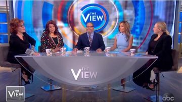 Kobi halperin Jona Brodé de Soie-Stretch Chemisier porté par Joy Behar sur La Vue 21 février 2020